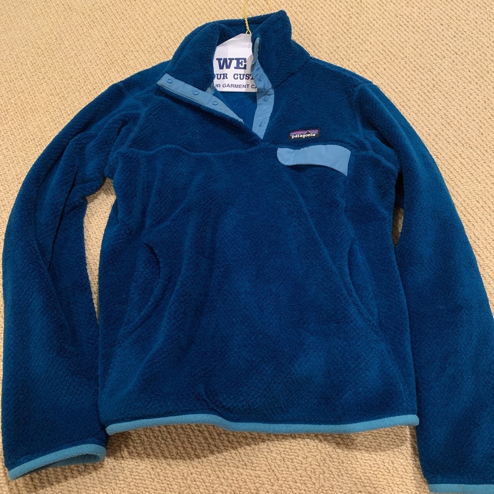 Blue Patagonia Pullover with Cute Buttons❤️